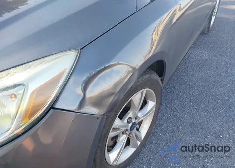 2013 Ford Focus Se z USA, uszkodzony, nr VIN 1FADP3F24DL330354